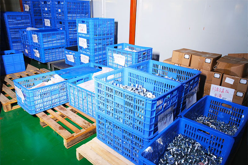 五金件成品区